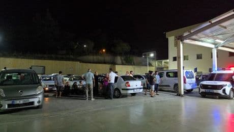 Otomobil 70 metrelik uçuruma yuvarlandı:  1'i bebek 5 ölü