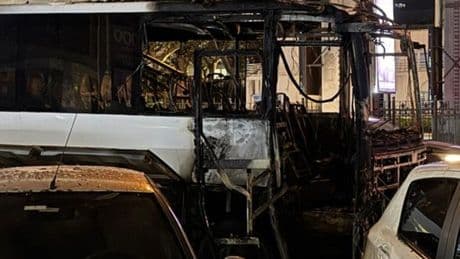 Şişli'de tur otobüsü alev alev yandı