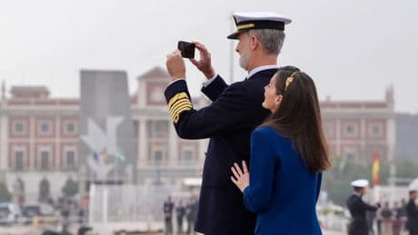 La reina viaja a Panamá para encontrarse con su hija Leonor en una escala del buque escuela Elcano