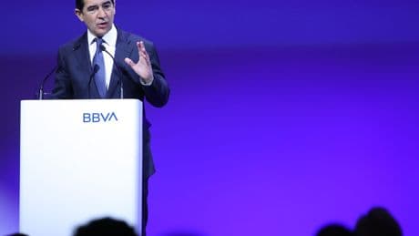 El BBVA se guarda el último giro de guion de la opa: retirar la oferta en pleno agosto