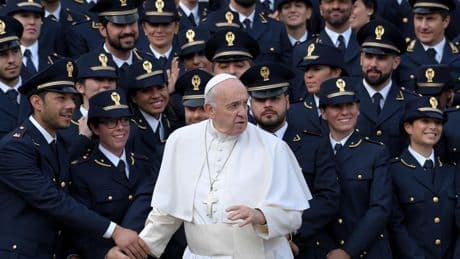 Conclave : « Le pape devra affronter le retour de la force comme moyen de régulation des relations internationales »