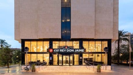 Société Générale compra el Hotel Rey Don Jaime de Valencia por 50 millones