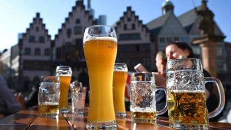 Bierkrise in Deutschland: Preisanstieg, Brauereischließungen, weniger Vielfalt