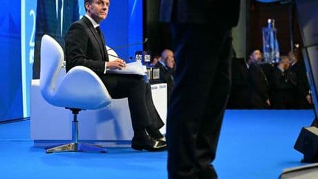 A Singapour, Emmanuel Macron appelle à former une « coalition des indépendants » face à la Chine et aux Etats-Unis