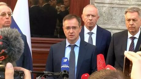 Rus Heyet Başkanı Medinskiy: Fidan ile verimli bir görüşme yaptık