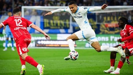 Ligue 1 : l’OM récupère la deuxième place en écrasant Montpellier, le PSG reste invaincu