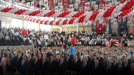 MHP Malazgirt öncesi 'milliyetçi slogan' çıkmazına girdi