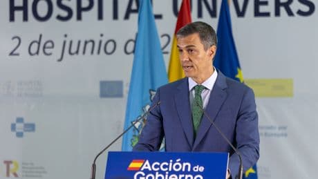 Sánchez huye del Parlamento y la prensa para no responder sobre las cloacas del PSOE