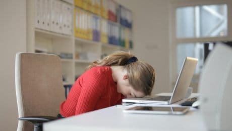 "Eine Nacht drüber schlafen": Studie zeigt wie Schlaf das Lernen verbessert