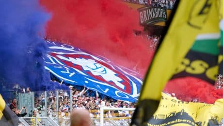 Fußball-Bundesliga: Mit Stolz und Fanparty: Holstein Kiels Bundesliga-Abschied
