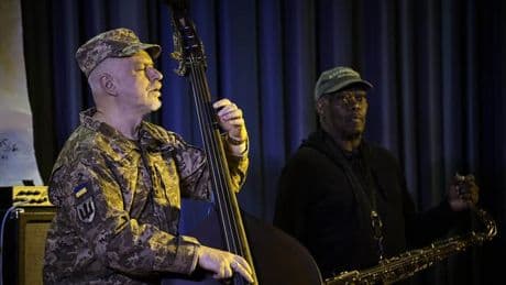 Mark Tokar: Free Jazz im Kampfanzug