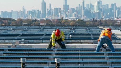 Neues US-Gesetz: Trump beendet Förderung für Erneuerbare Energien – die Industrie steht vor der Krise