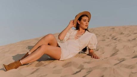 Abito casual e stivaletto più altre 7 idee di outfit per settembre e ottobre