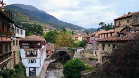 El mágico pueblo de Cantabria situado en el corazón de los Picos de Europa