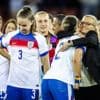 Wiegman moest op adem komen na zenuwslopende penaltyserie: ‘Ik neem wel een glaasje van iets’