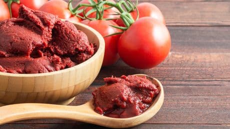 Zu einfach um wahr zu sein: So stellen Sie Ihr eigenes Tomatenmark her