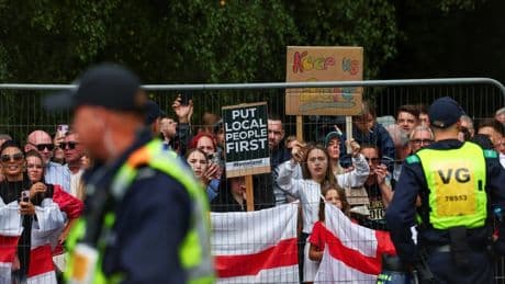 Farage im Aufwind: Labours Sorge vor dem Krawallsommer