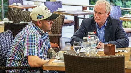 US senator meets wrongfully deported Salvadoran migrant