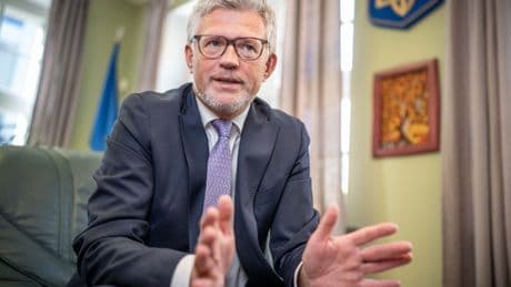 Waffen für die Ukraine: Melnyk kritisiert Merz für Geheimhaltungstaktik