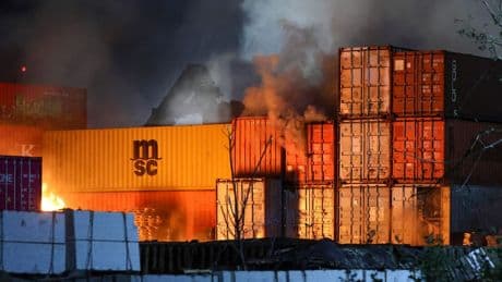Verletzte bei Großbrand im Hamburger Hafen – Lachgas fachte wohl Inferno an