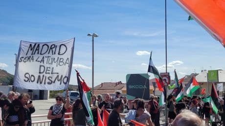 Dentro del motín improvisado de Irene Montero que desvió la Vuelta en Cercedilla y que amenaza mañana a la capital: "Madrid será la tumba del sionismo"