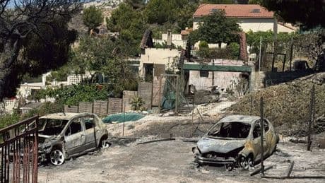 Incendies dans l’Aude et à Marseille : quand la solidarité des sinistrés prend le relais de l’État pour reconstruire