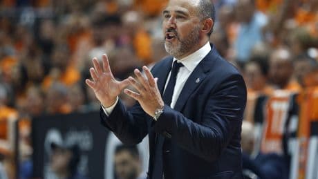 El Real Madrid despide a Chus Mateo después de seis títulos en tres temporadas