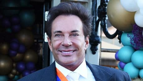 Gerard Joling maakt zich niet druk om kritiek gezichtsoperatie: ’Een cadeautje aan mezelf’