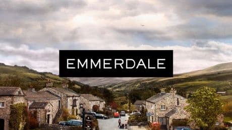 Emmerdale's Suzanne Shaw says she's estranged from family after inheritance 'snub'