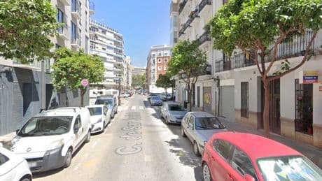 Detenidos dos okupas por intentar apuñalar a un albañil en Valencia y uno agrede a un policía
