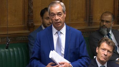 Royaume-Uni: le leader d’extrême droite Nigel Farage dit accepter les dons en crypto pour son parti