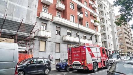 Due incidenti mortali sul lavoro: 24enne caduto da un’impalcatura a Milano, 60enne investito a Carpiano