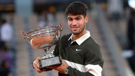 Sinner-Alcaraz, la finale pi&ugrave; bella del Roland Garros: dopo oltre cinque ore Jannik si arrende