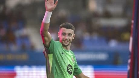 El Barça inscribe a Joan García a horas de debutar en Liga ante el Mallorca... sin dorsal