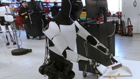 Tesla’nın insansı robotu ev işlerini yapmaya başladı