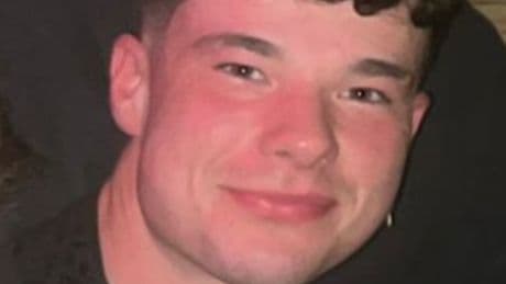 Brave Glasgow lad saves subway passenger 'seconds from death' after falling onto tracks