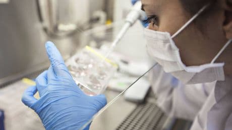 La mutación genética de 7.000 años de antigüedad que protege contra el VIH