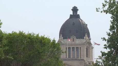 Wildfire smoke in Saskatchewan continues to affects residents
