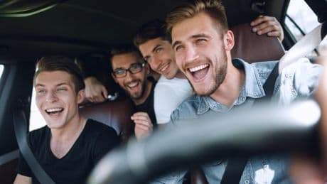 Vous aimez écouter la musique à fond en voiture ? Attention à l’amende...