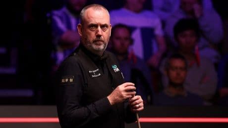 Mark Williams makes startling World Snooker Championship final admission as fans run to his aid