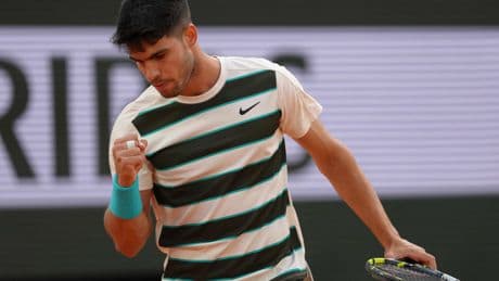Alcaraz arrolla a Paul y lanza un mensaje a Sinner antes de las semifinales de Roland Garros