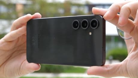 Hat Samsung bei der Qualität gespart? Neue Smartphones fallen plötzlich auseinander