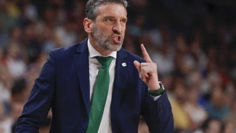 Ibon Navarro, sobre la posibilidad de remontar el 2-0: "Posible es; probable, poco"