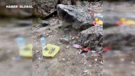 Herkesin gelip görmek istediği şelaleyi, çöplüğe çevirdiler