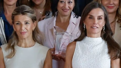 El truco de la reina Letizia para evitar que la ropa que se pone acabe agotada en minutos