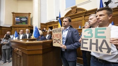 Abstimmung in Kiew: So schnell gewinnt Selenskyj das Vertrauen nicht zurück