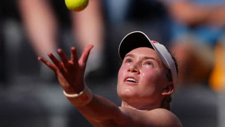 Tennis : Rybakina remporte un match marathon face à Haddad Maia et atteint la finale à Strasbourg