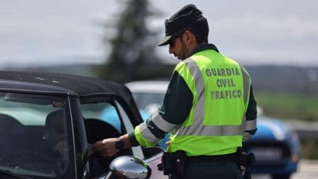 Las multas que más pone la DGT a los conductores: bajan las de alcohol, ITV y adelantamiento, pero suben todas estas otras