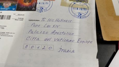 Papa Leone XIV: ogni giorno 100 chili di posta al Vaticano