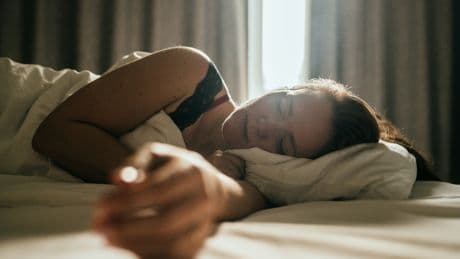Müdigkeit austricksen: So stehen Sie Morgens leichter auf